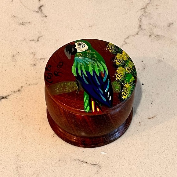 Hand painted Costa Rica Trinket Box 2.5”‎ Diameter - Picture 1 of 3